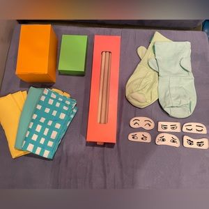 Lovevery Puppet Show with puppets BRAND NEW